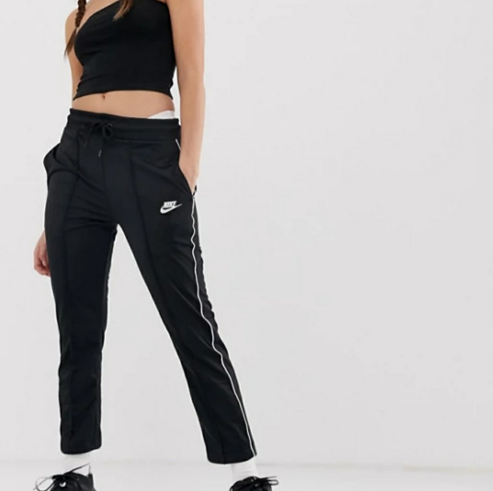 âť—SOLDâť—Nike | Heritage Black Track Pants - Picture 14 of 14